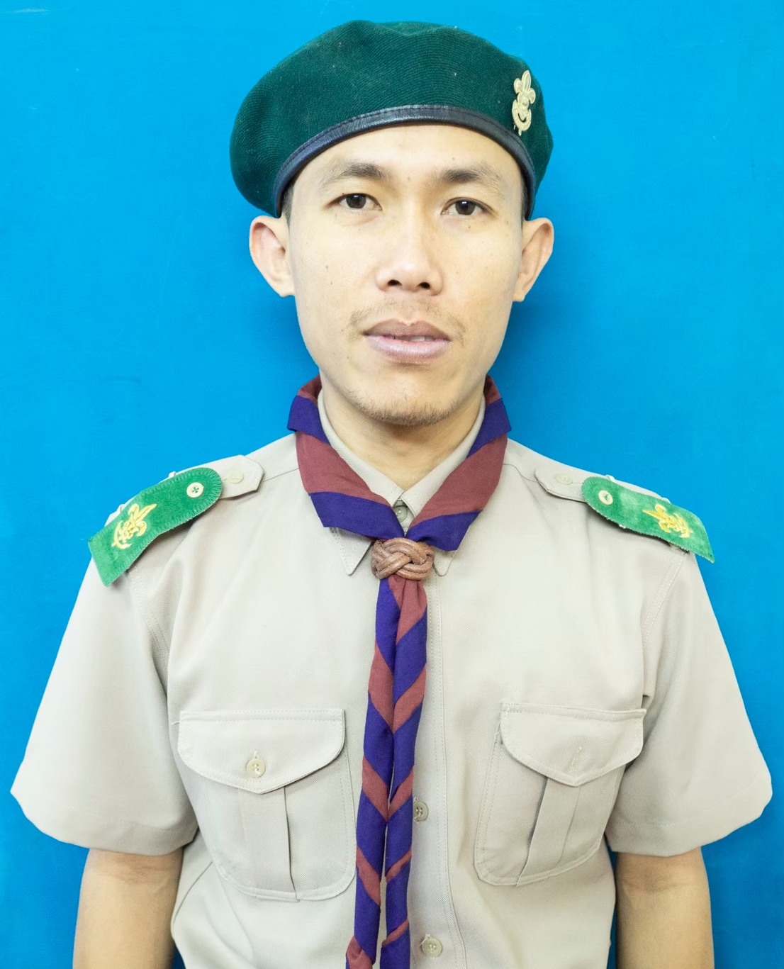 อาจารย์อภิสิทธิ์	แสงสว่าง